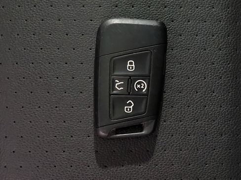 Used 2024 Volkswagen Jetta SE FWD image 32