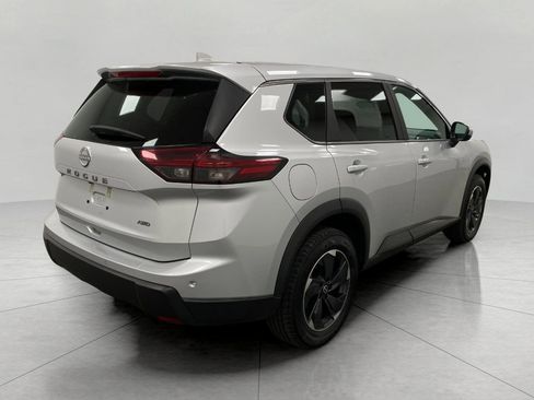Certified 2025 Nissan Rogue SV image 3