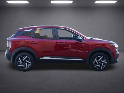 Used 2026 Nissan Kicks SV image 3