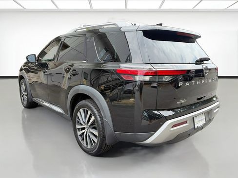 Used 2022 Nissan Pathfinder Platinum w/ Cargo Package FWD image 4