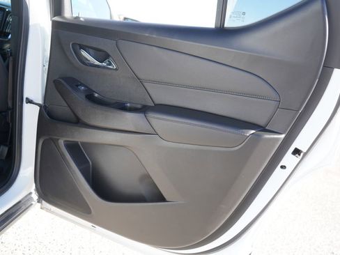 Used 2023 Chevrolet Traverse LT image 20