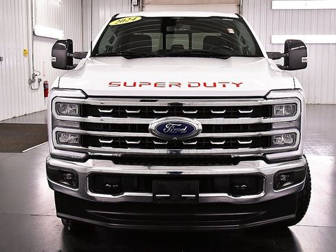 Used 2024 Ford F250 Lariat image 2