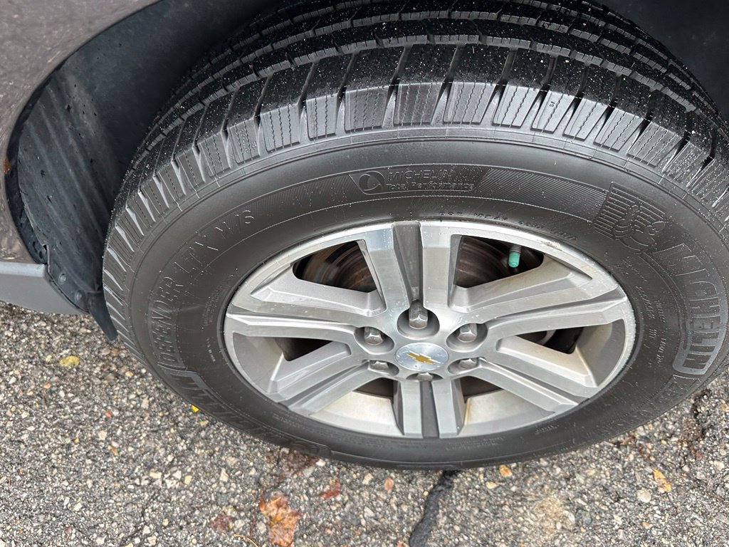 Used 2015 Chevrolet Traverse LT FWD image 19