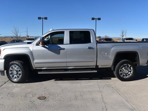 Used 2018 GMC Sierra 2500 Denali w/ Duramax Plus Package image 13
