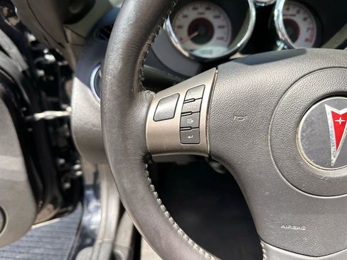 Used 2006 Pontiac Solstice Convertible w/ Premium Package image 11