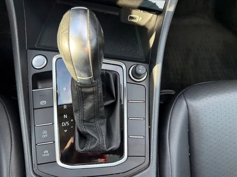Used 2019 Volkswagen Jetta SEL FWD image 17