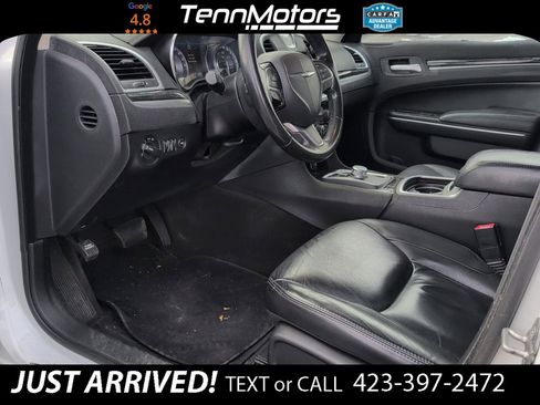 Used 2016 Chrysler 300 Limited image 16