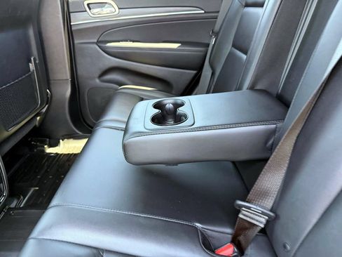 Used 2020 Jeep Grand Cherokee Limited AWD/4WD image 22