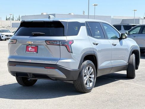 Used 2025 Chevrolet Equinox LT FWD image 5