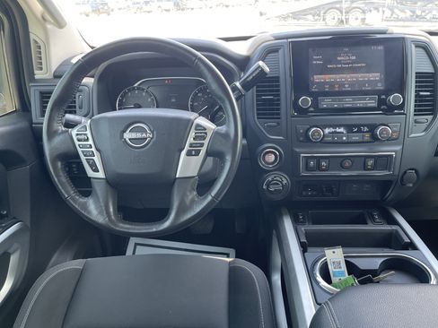 Used 2024 Nissan Titan SV w/ SV Convenience Package AWD/4WD image 16