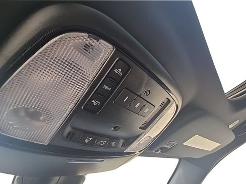 Used 2023 Dodge Durango GT AWD/4WD image 32