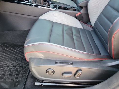 Used 2024 Volkswagen GTI Autobahn image 6