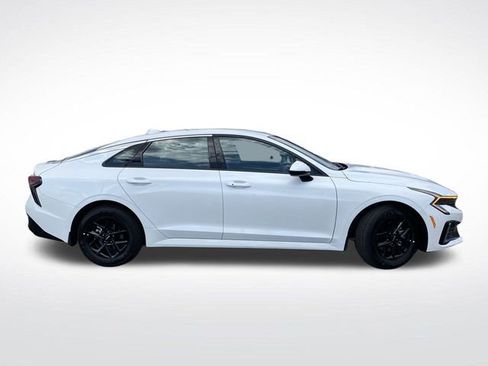 New 2025 Kia K5 LXS image 2