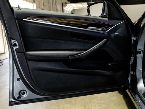 Used 2019 BMW 530i RWD image 40
