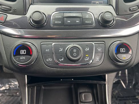 Used 2016 Chevrolet Impala LT w/ Convenience Package image 21