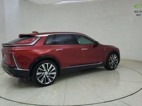 Used 2024 Cadillac Lyriq Luxury w/ LPO, Floor Liner Package image 71