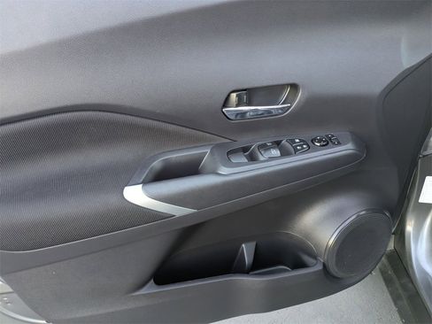 Used 2024 Nissan Kicks SV image 15