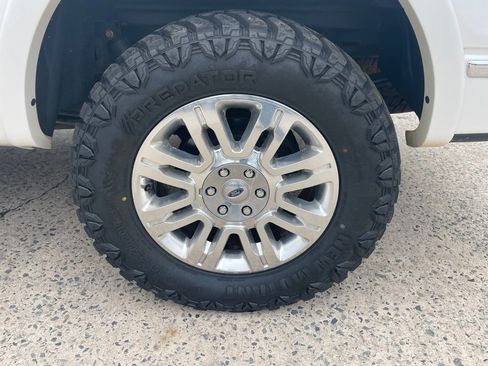 Used 2014 Ford F150 Platinum image 11