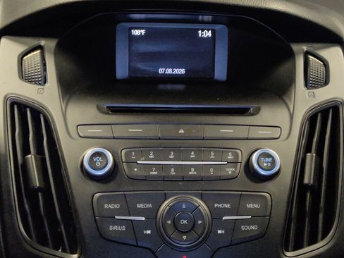 Used 2017 Ford Focus SE FWD image 25
