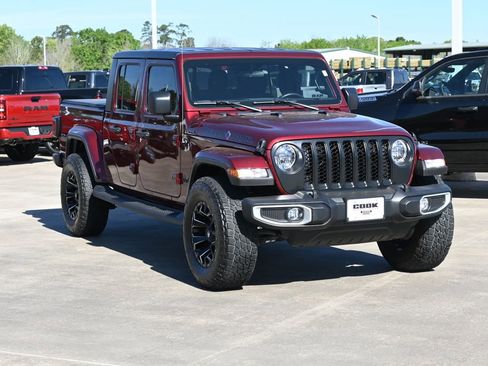Used 2021 Jeep Gladiator Sport image 2