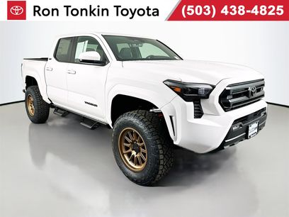 New 2025 Toyota Tacoma SR5