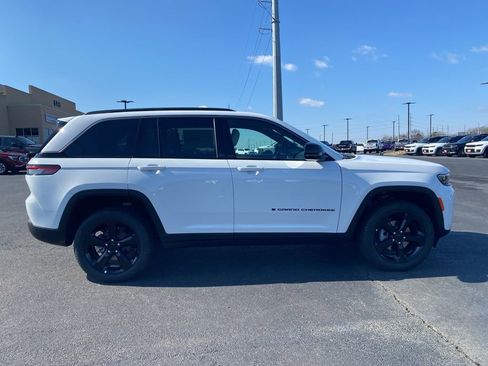 New 2026 Jeep Grand Cherokee Limited image 8