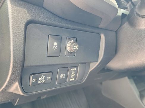 Used 2023 Toyota Tacoma TRD Off-Road image 17