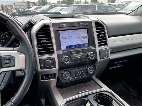 Used 2021 Ford F250 Lariat AWD/4WD image 4