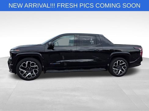 Used 2024 Chevrolet Silverado EV RST image 3
