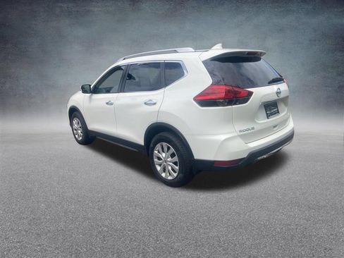 Used 2017 Nissan Rogue S w/ S Appearance Package AWD/4WD image 3