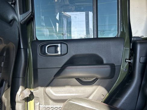 Used 2022 Jeep Gladiator Rubicon w/ Cold Weather Group image 28