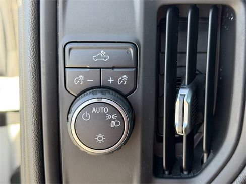 Used 2020 Chevrolet Silverado 1500 Custom w/ Custom Value Package image 25