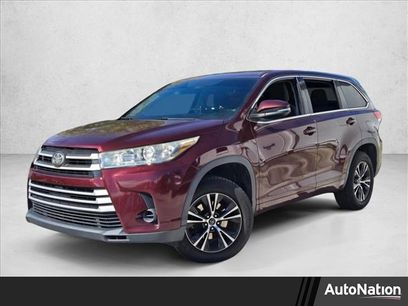 Used 2017 Toyota Highlander LE