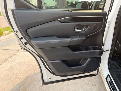 Used 2025 Honda Pilot EX-L image 14