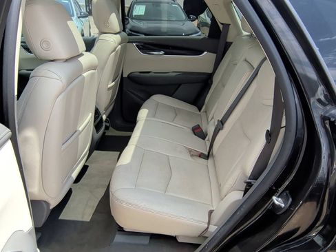 Used 2017 Cadillac XT5 Luxury w/ Driver Awareness Package FWD image 32