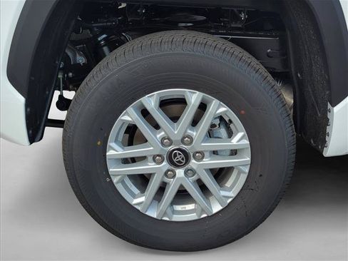 Used 2026 Toyota Tundra SR5 w/ SR5 Premium Package AWD/4WD image 9