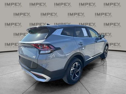 Used 2025 Kia Sportage LX image 5