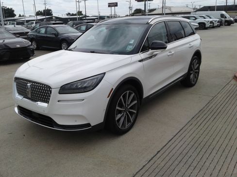 Used 2020 Lincoln Corsair Reserve image 3