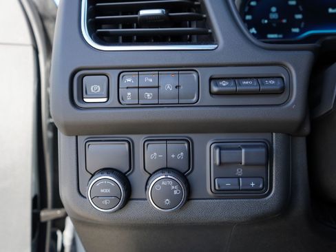 Used 2024 Chevrolet Tahoe High Country image 16