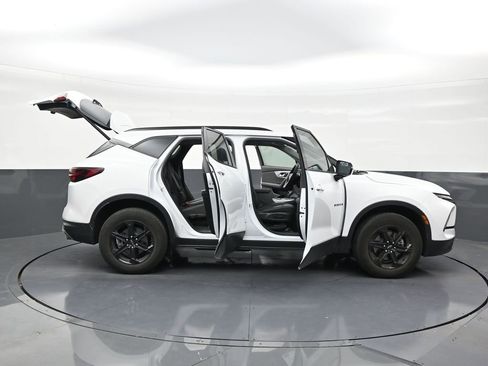 Used 2024 Chevrolet Blazer LT w/ Midnight/Sport Edition FWD image 30