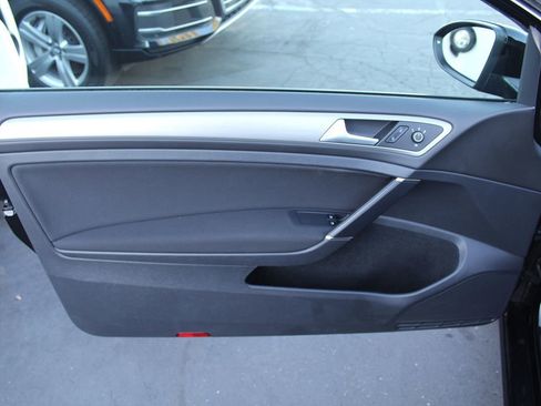 Used 2015 Volkswagen Golf Launch Edition image 16