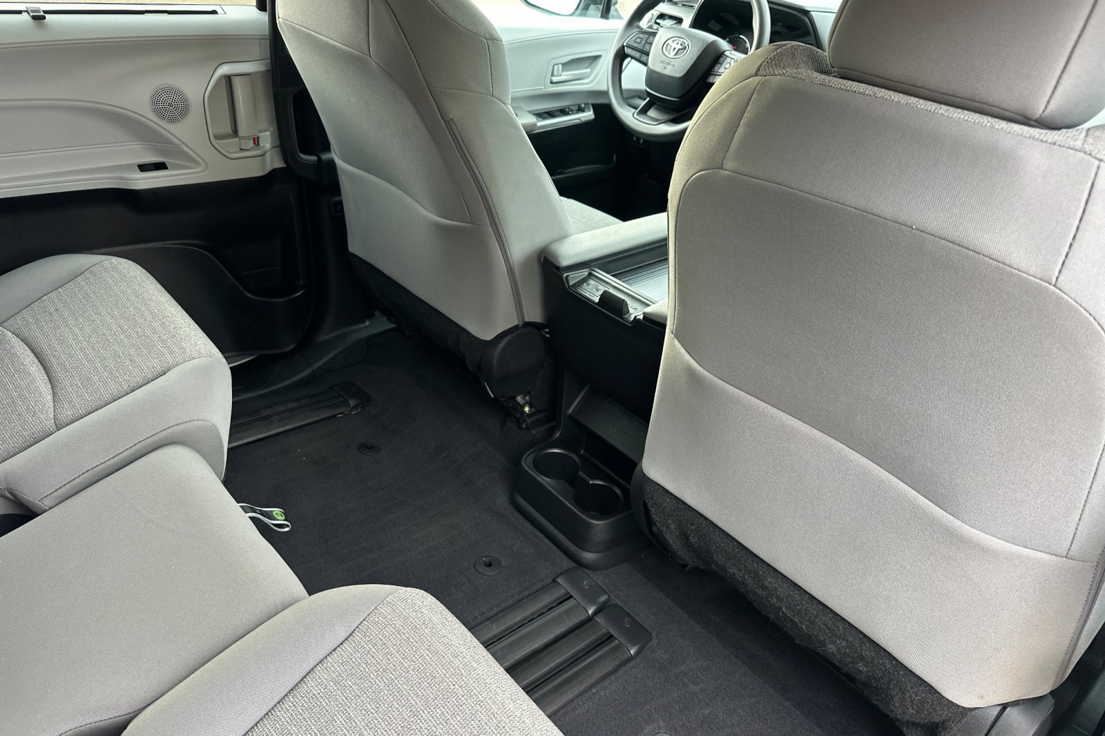 Certified 2026 Toyota Sienna LE FWD image 19