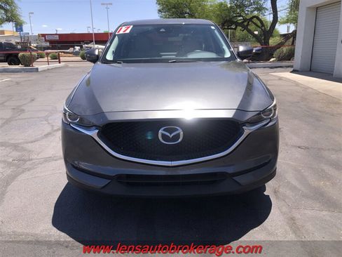 Used 2017 MAZDA CX-5 Touring w/ Preferred Equipment Package FWD image 3