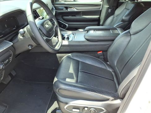 Used 2024 Jeep Wagoneer Series II AWD/4WD image 11