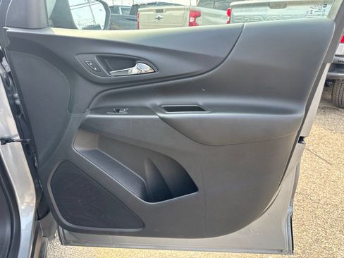 Used 2024 Chevrolet Equinox LT FWD image 32