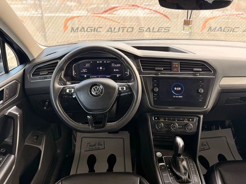 Used 2021 Volkswagen Tiguan SEL image 32