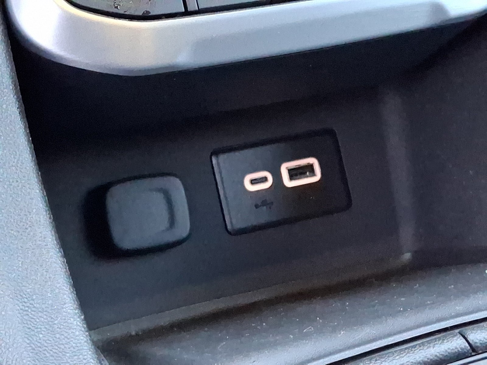 Certified 2023 GMC Acadia SLE FWD image 25