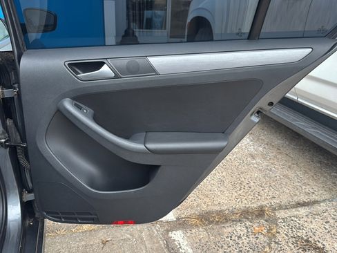 Used 2016 Volkswagen Jetta Sport image 24