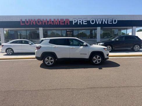 Used 2018 Jeep Compass Latitude w/ Popular Equipment Group AWD/4WD image 9