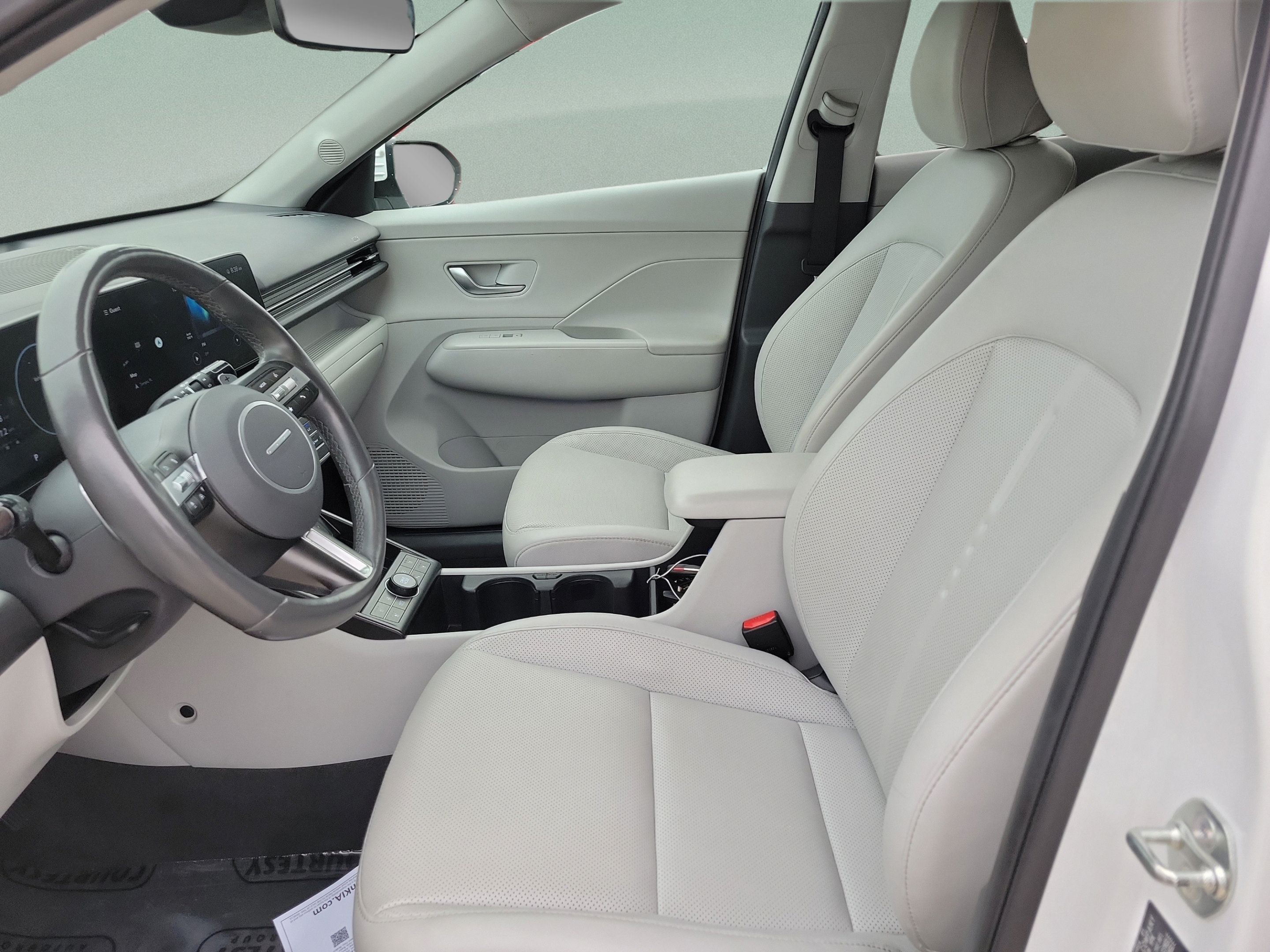 Used 2024 Hyundai Kona Limited FWD image 16
